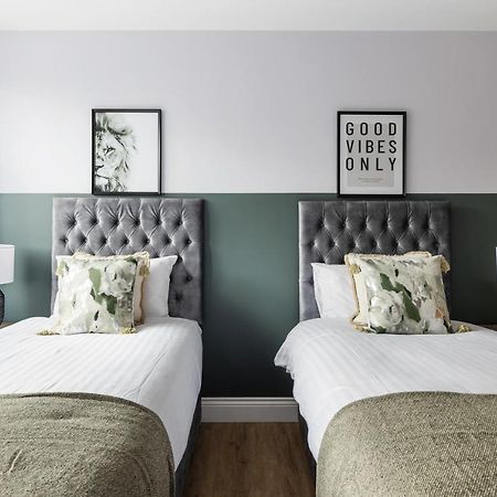 Stylish & Spacious 3 Bed Apartment With Fast Wifi, Close To Tube & Wembly Londres Exterior foto