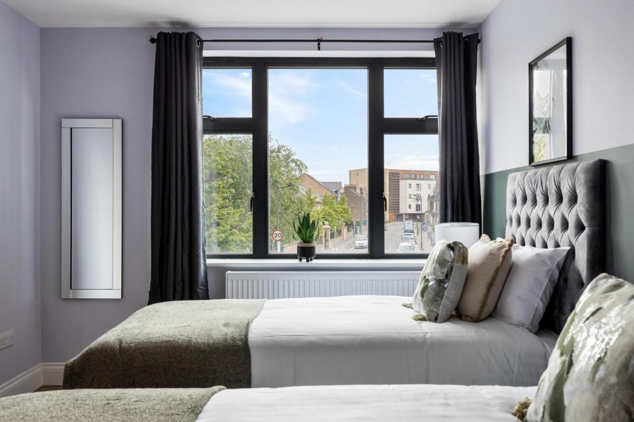 Stylish & Spacious 3 Bed Apartment With Fast Wifi, Close To Tube & Wembly Londres Exterior foto