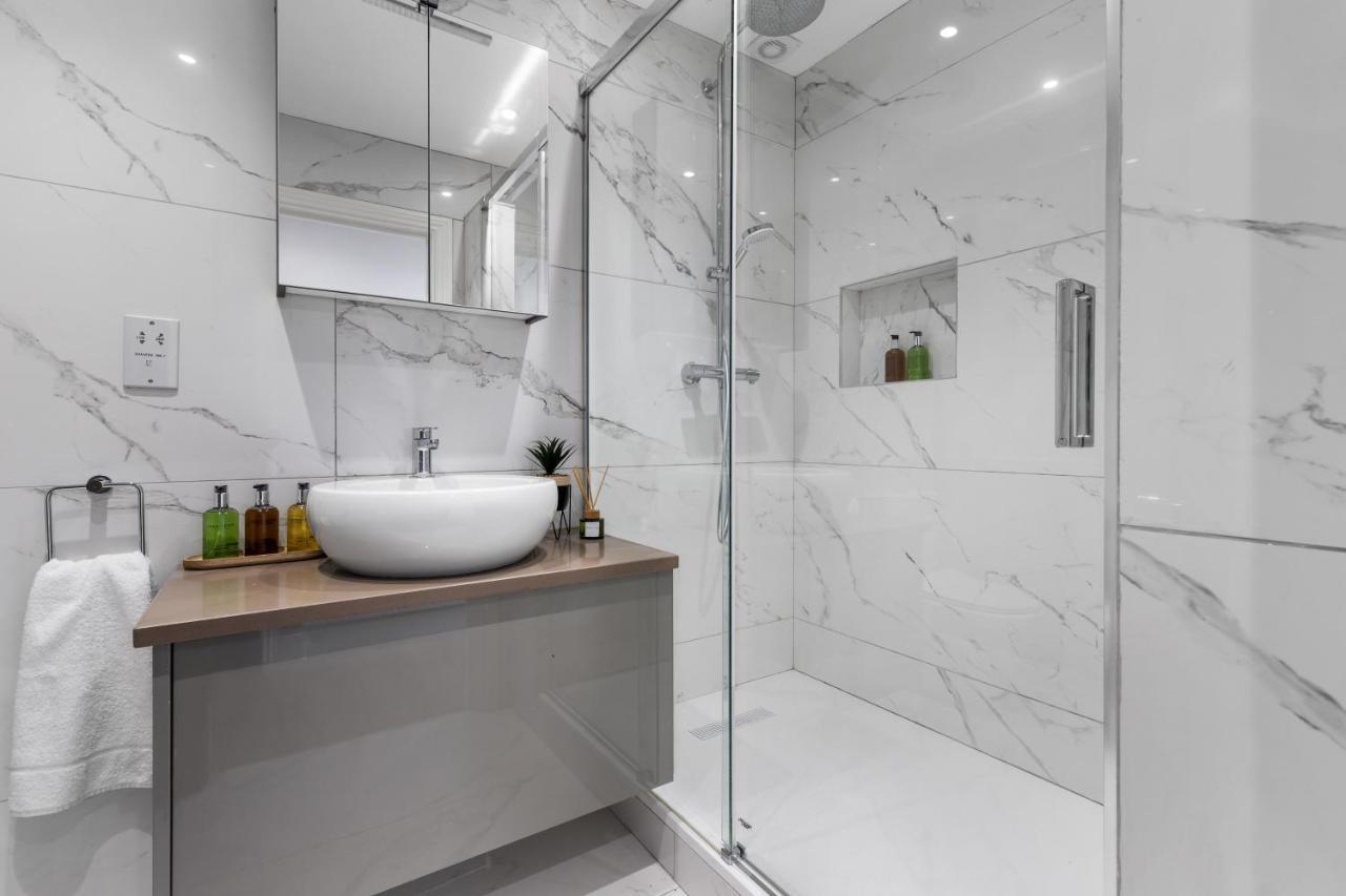 Stylish & Spacious 3 Bed Apartment With Fast Wifi, Close To Tube & Wembly Londres Exterior foto