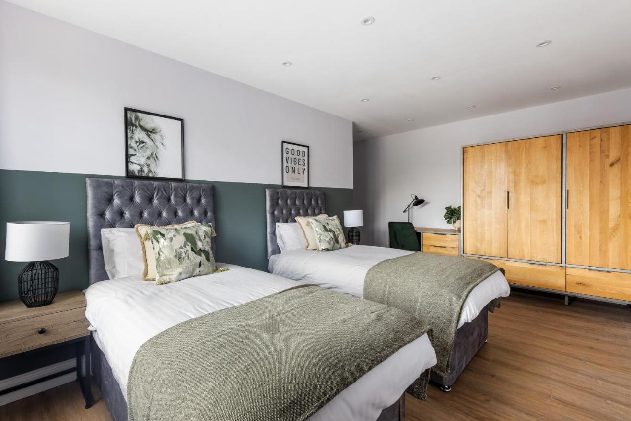 Stylish & Spacious 3 Bed Apartment With Fast Wifi, Close To Tube & Wembly Londres Exterior foto