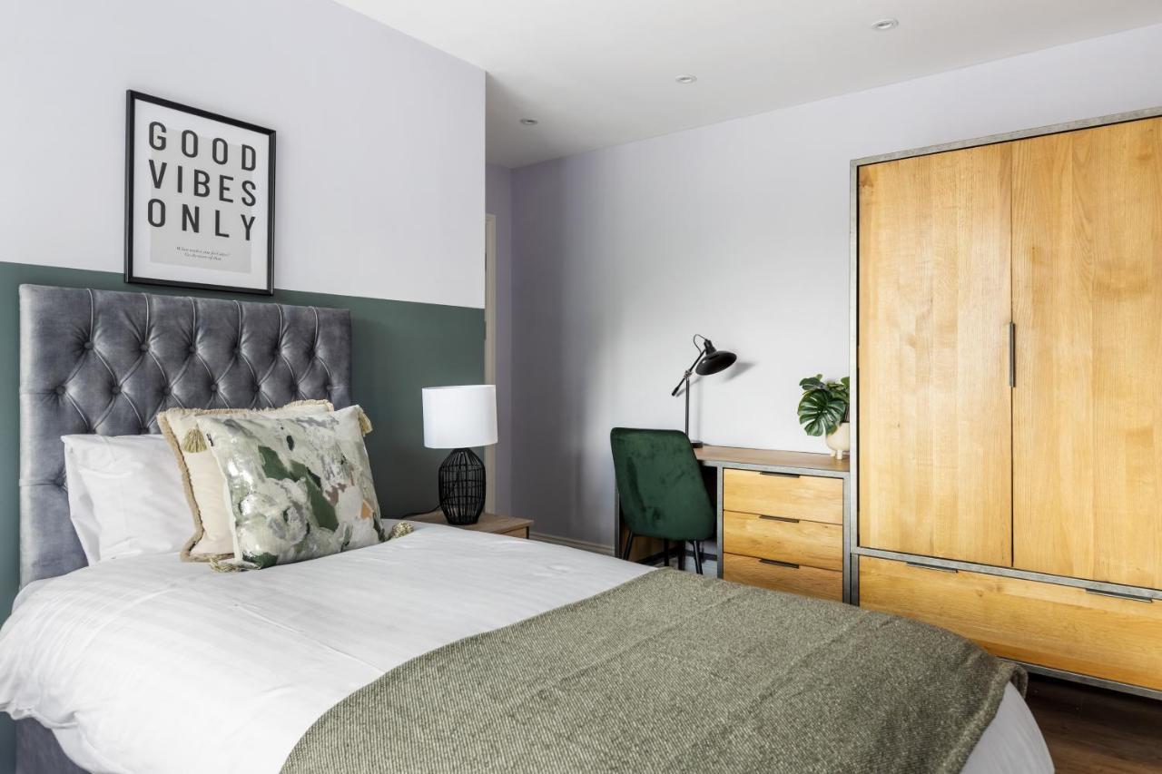 Stylish & Spacious 3 Bed Apartment With Fast Wifi, Close To Tube & Wembly Londres Exterior foto