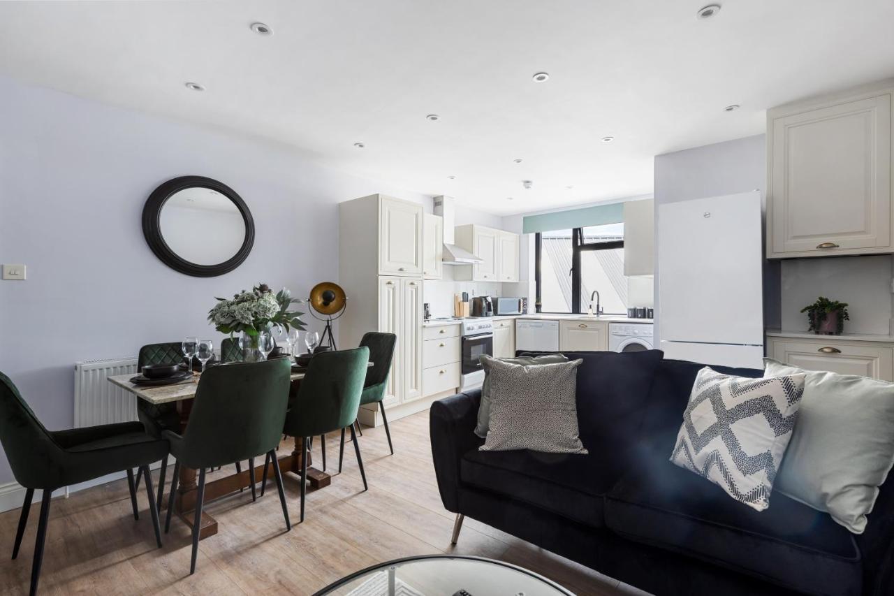 Stylish & Spacious 3 Bed Apartment With Fast Wifi, Close To Tube & Wembly Londres Exterior foto